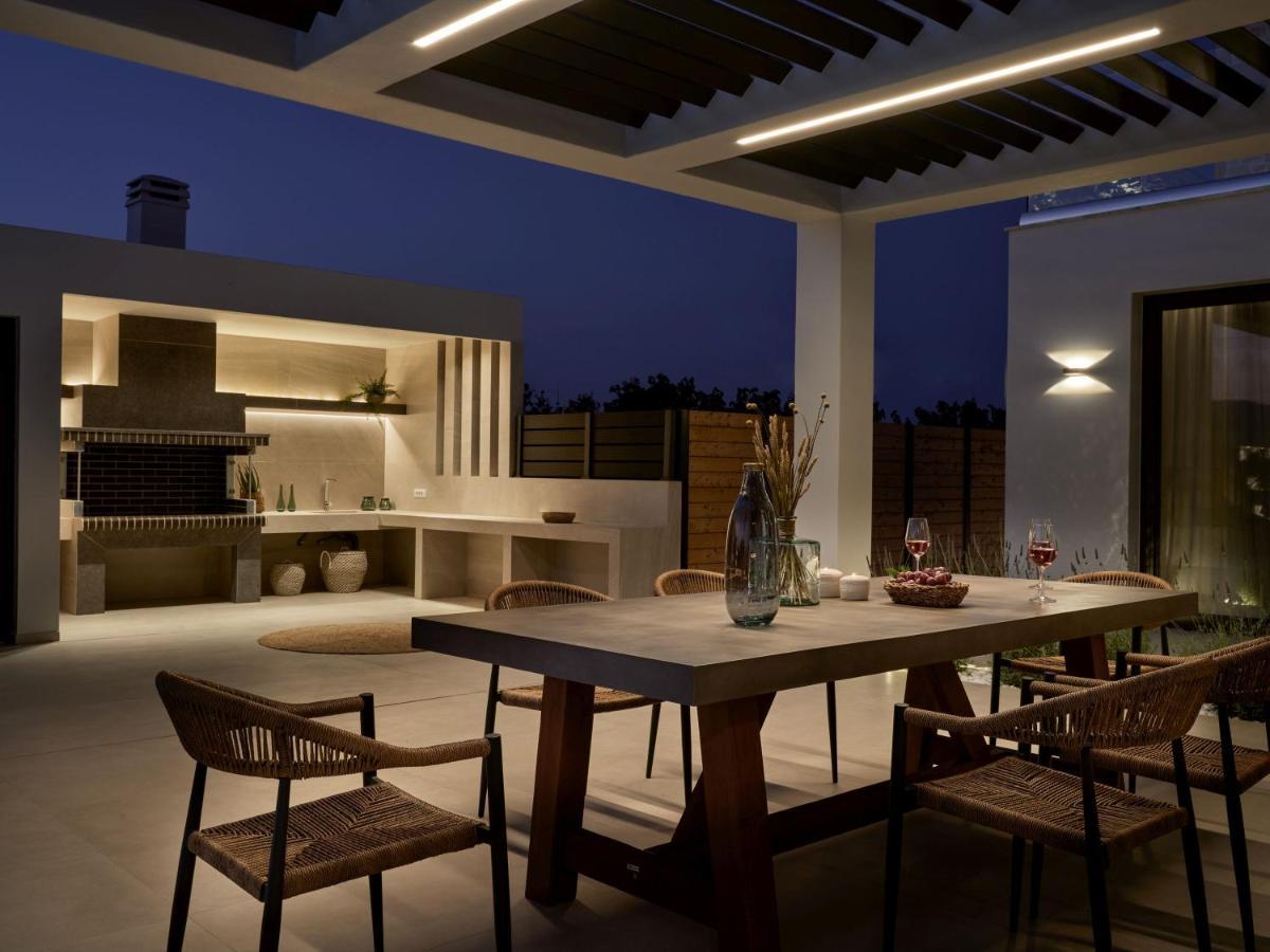 Anthis Luxury - A Haven Of Serene Modern Elegance, By Zantewize Villa *